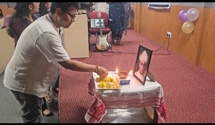 Sikdar Sir lighting the lamp
