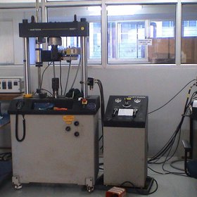 Digitally controlled closed loop Servo Hydraulic 100 KN Dynamic Testing Machine