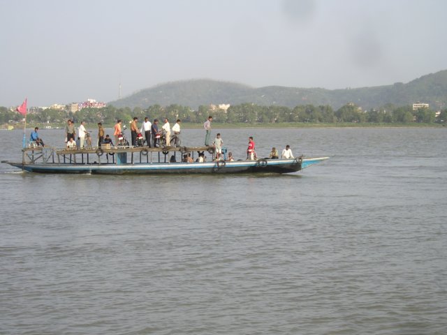 ferrybrahmaputra.jpg